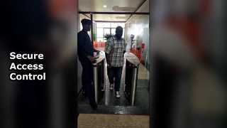 Controle de acesso por impressão digital de catraca de vidro